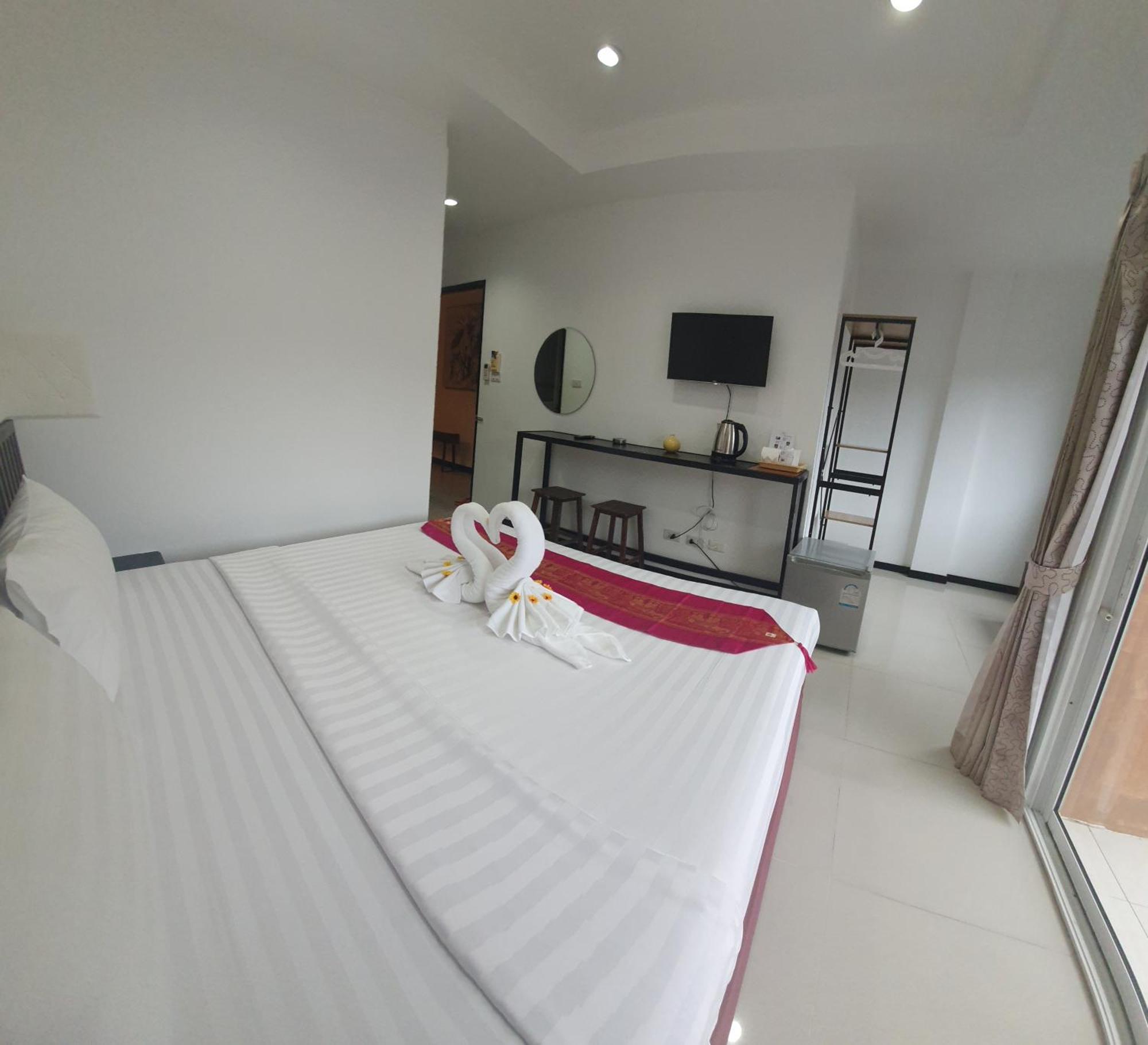 At Home Hotel Patong Εξωτερικό φωτογραφία